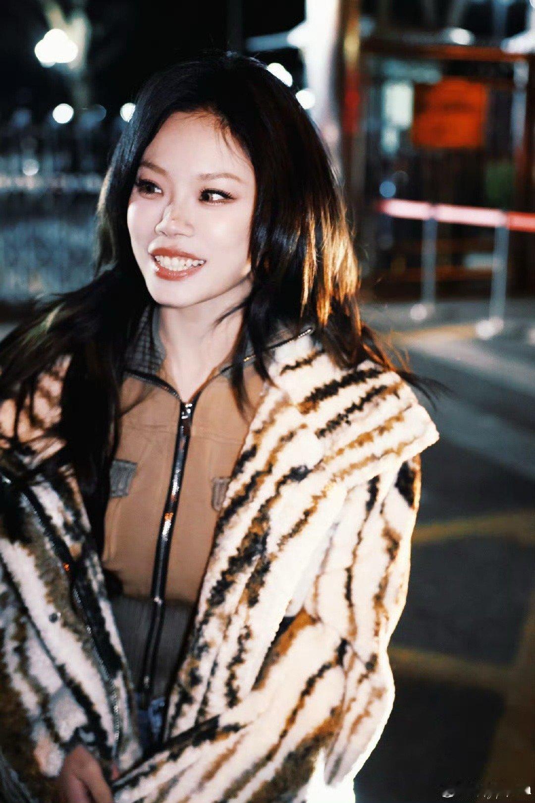 哇！万妮达真要上春晚了[泪]现身央视春晚第三次联排！！！！图片cr：：Mizap