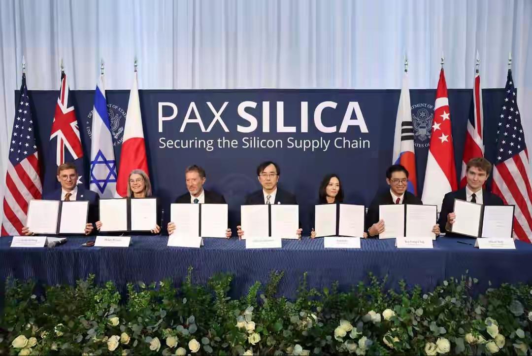 惊爆！美国“硅和平”踢走印度，莫迪紧急向中国示好

近日，国际局势再起波澜，美国