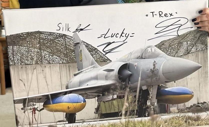 乌克兰幻影2000-5F战斗机挂载MICA空空导弹的第一张照片。 ​​​