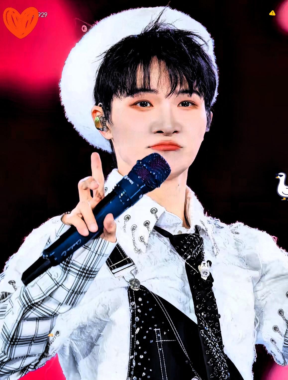 估计全运会的导演组肠子都悔青了
不是因为开幕式弄的的不好
开幕式既不是场面拉胯，