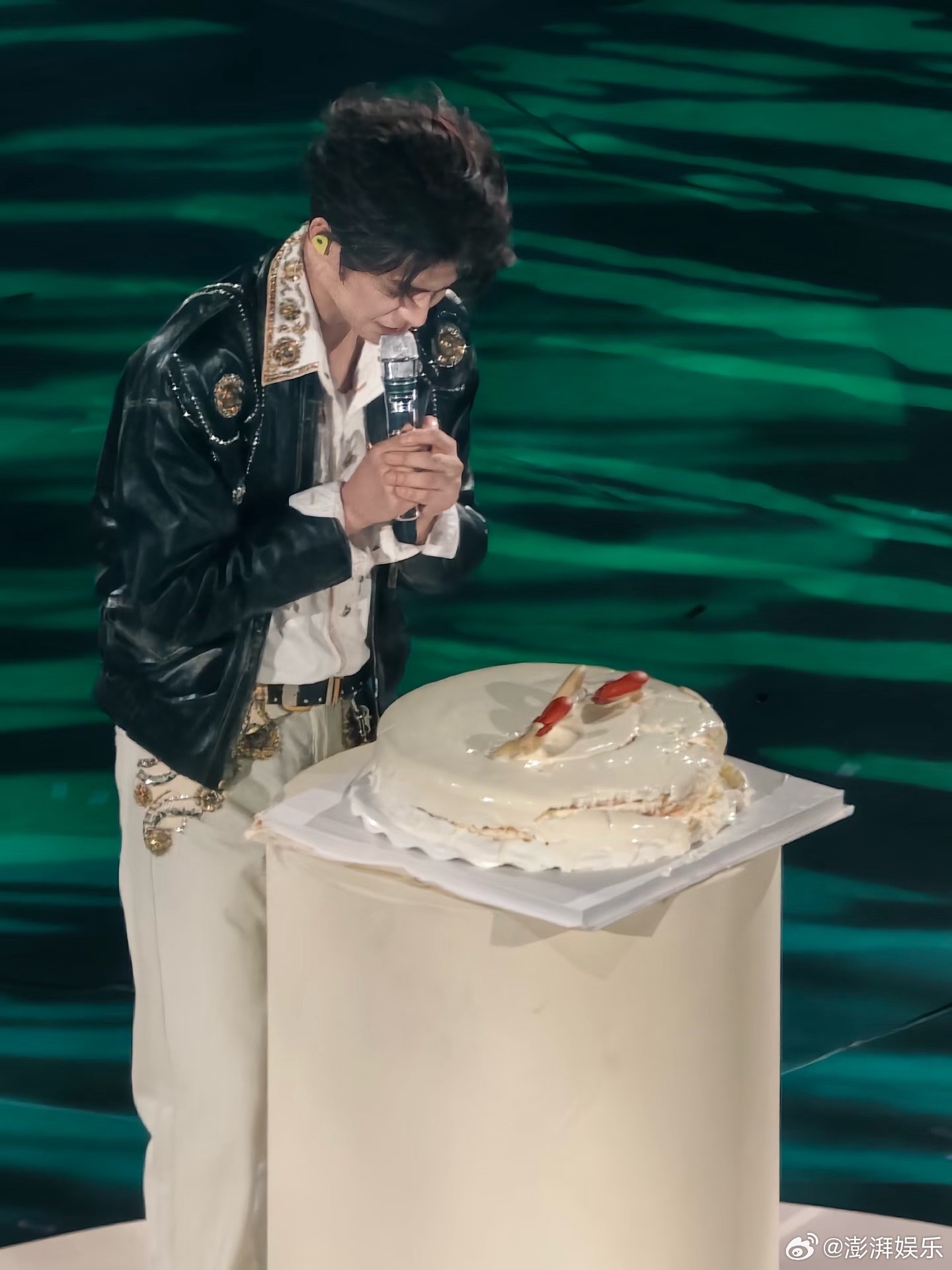 丁禹兮生日工作室没发祝福最离谱的是后援会生日当天全天沉默，深夜发了个演唱会工作总