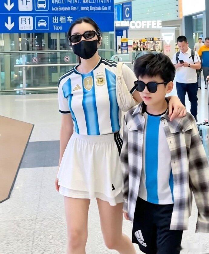 陈妍希真的在她和陈晓的婚姻付出更多吧，为了男方来内地生活，过年也都去男方家过年，