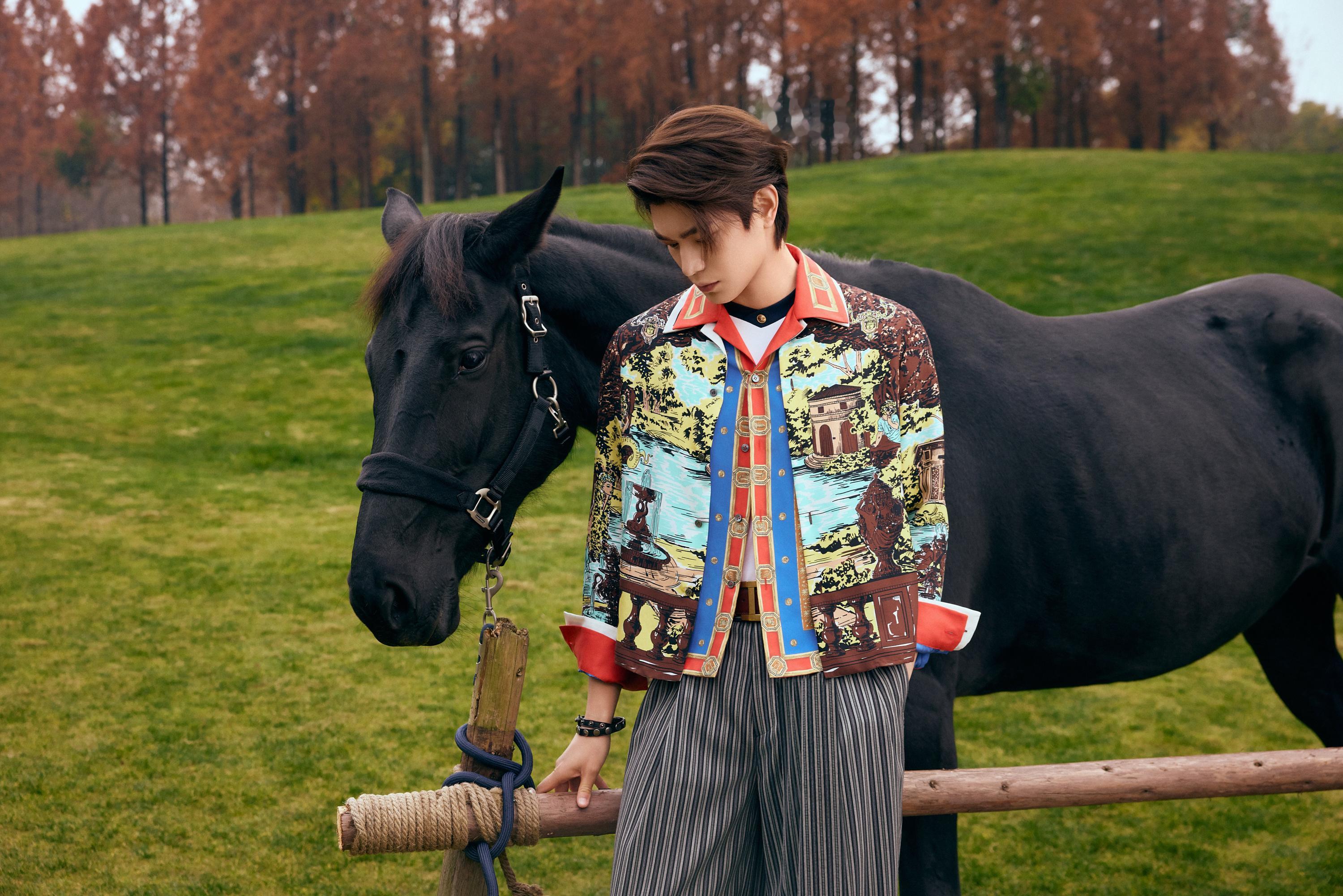 丁禹兮  丁禹兮晒马年贺岁图🐎祝小丁今年继续出更多更优秀的作品，马到成功！丁禹