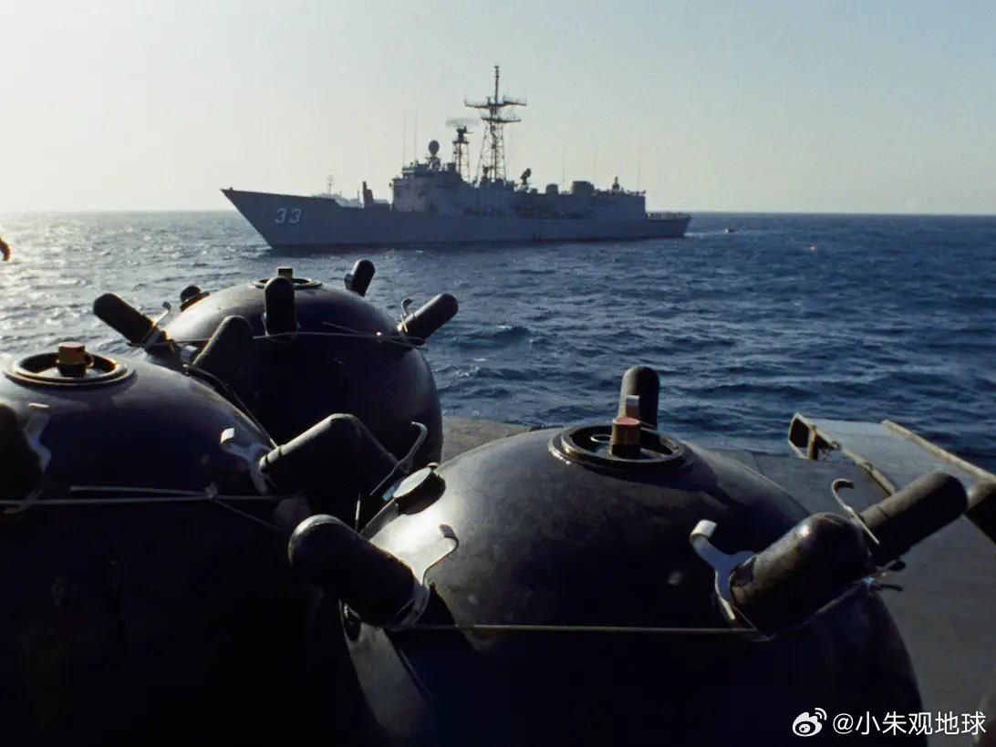 美媒称，伊朗有迹象准备在霍尔木兹海峡的航道上布设水雷美伊以冲突中东局势霍尔木兹海