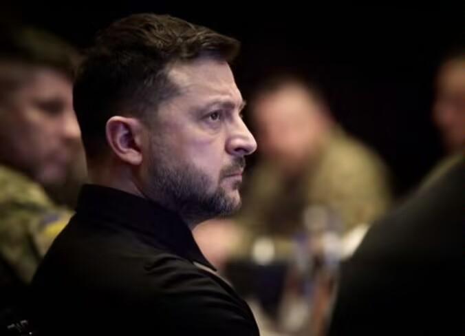 乌克兰总统泽连斯基称，乌克兰放弃核武器的决定是战略失误。当时美国是承诺了给乌克兰