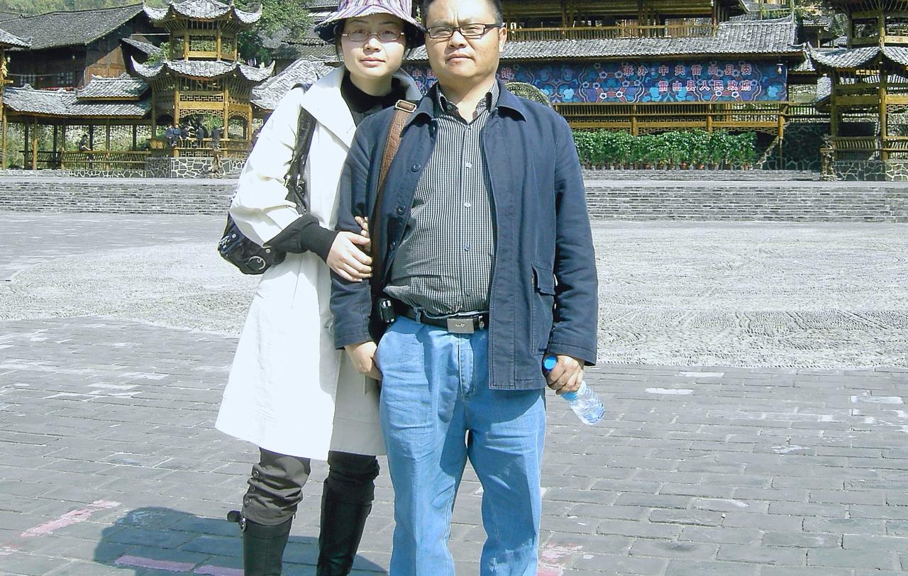 多年前，这姑娘大学一毕业就特别单纯地喜欢上了我！如今，她是我相濡以沫不离不弃的媳