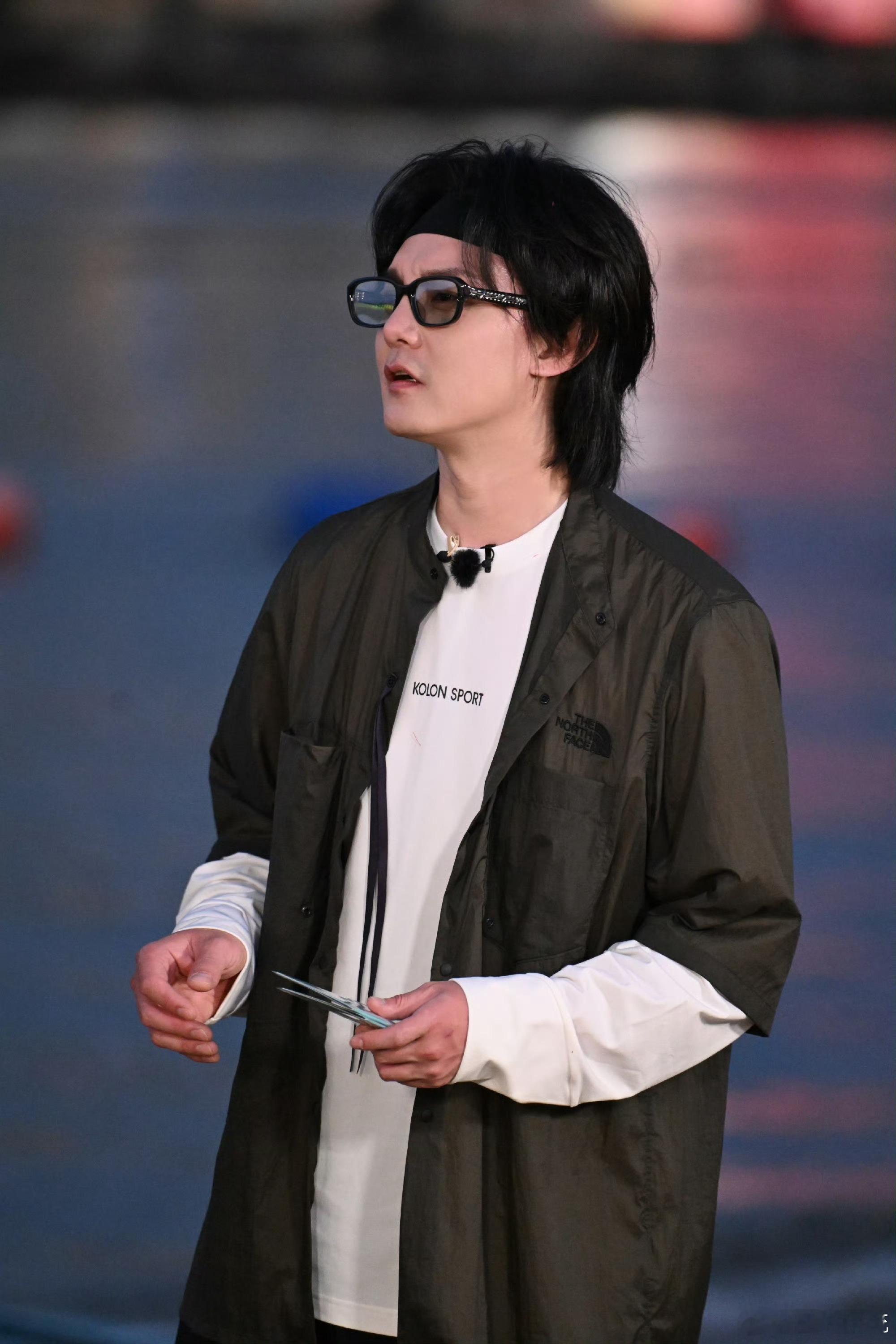 余文乐新剧撞脸尹正余文乐尹正好像双胞胎看余文乐新剧频频串戏，恍惚以为是尹正在演戏