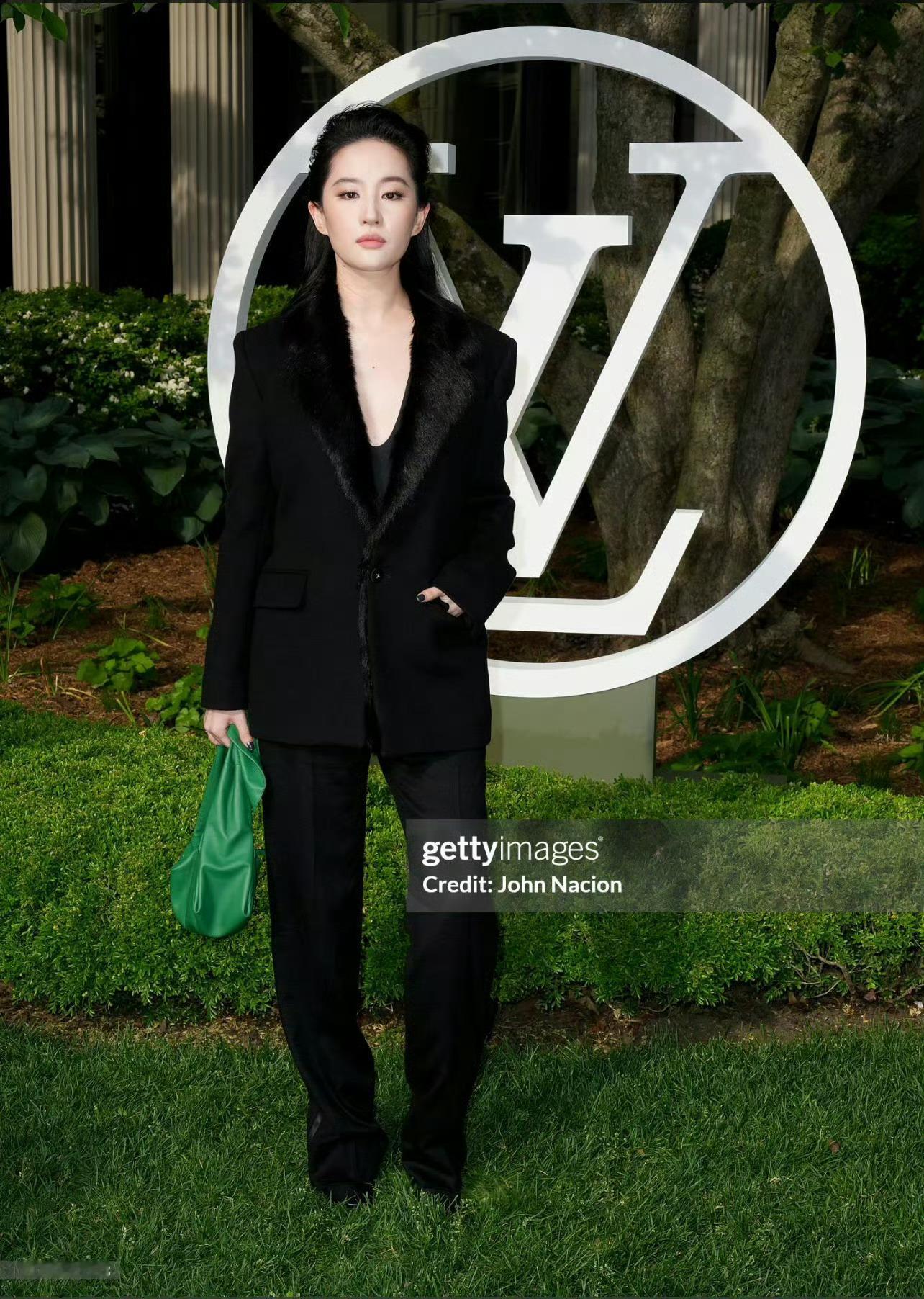 刘亦菲纽约出席LV早春大秀刘亦菲纽约G社生图刘亦菲
