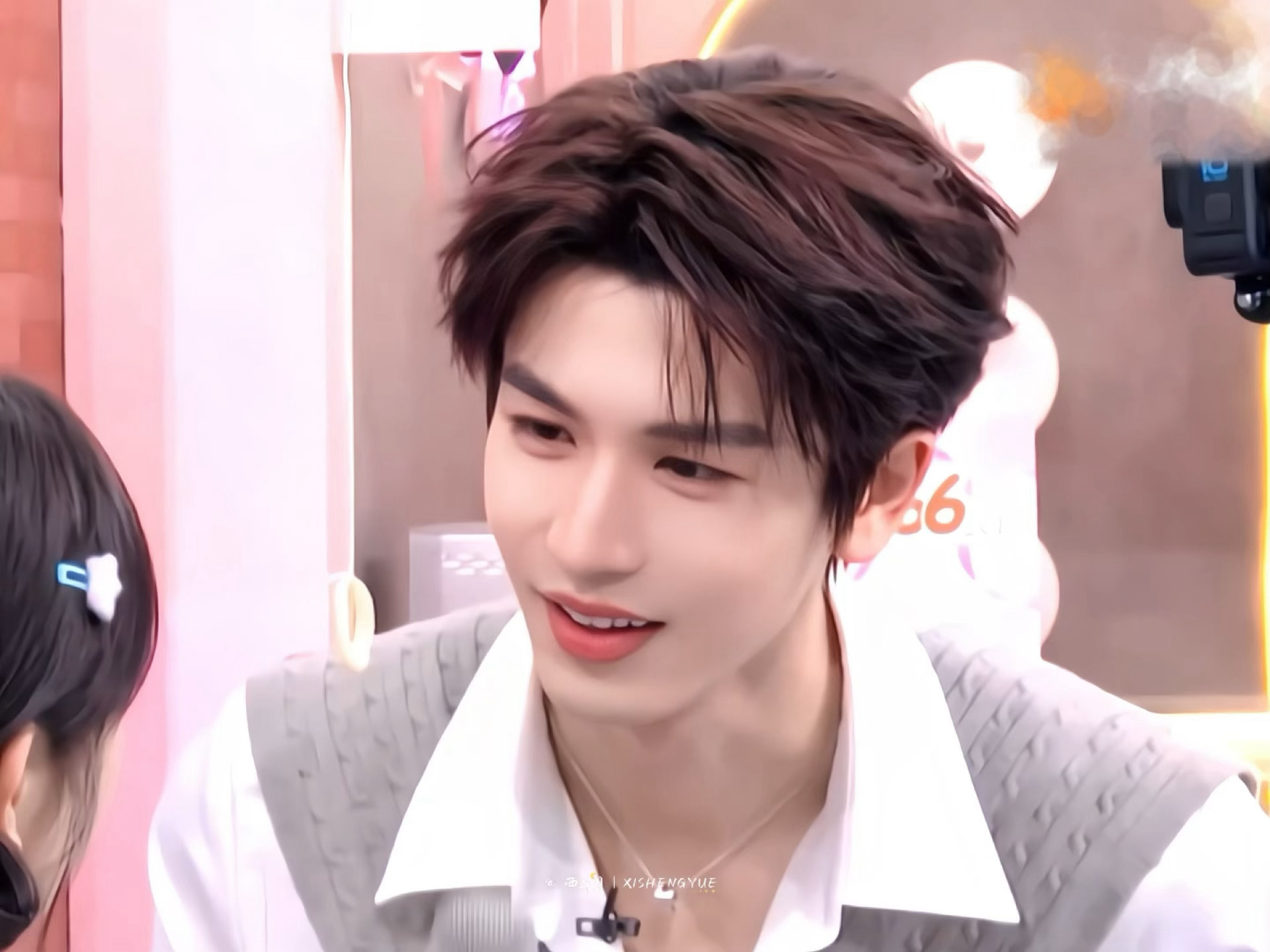 这个看什么都深情的眼神🥺 