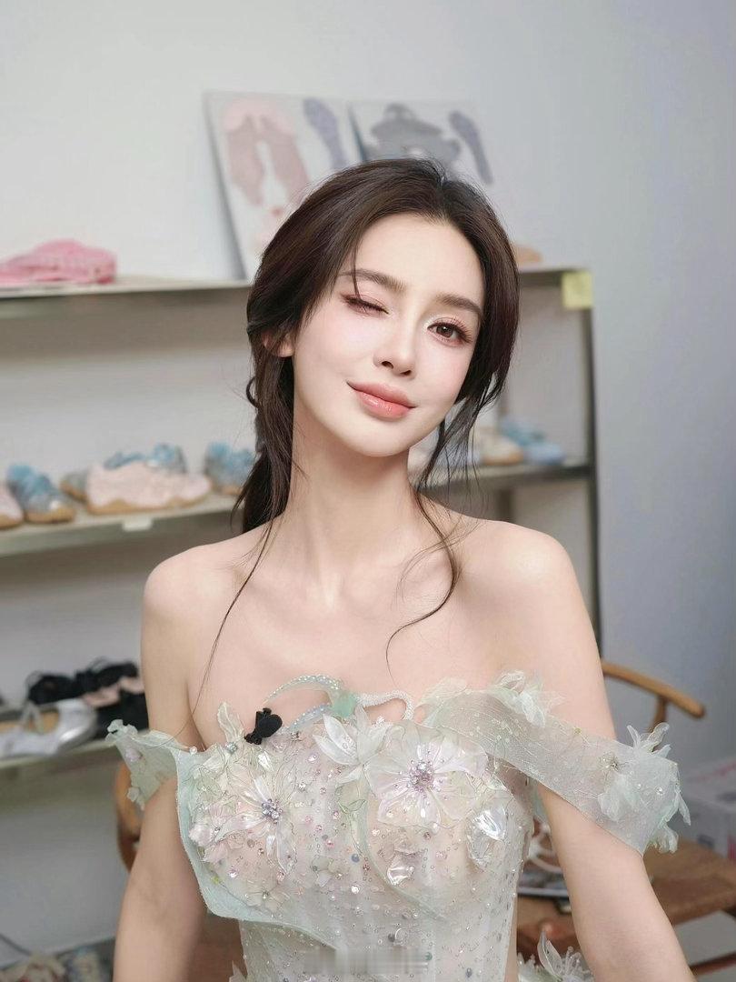 杨颖 ✖️ 红蜻蜓直播活动造型 