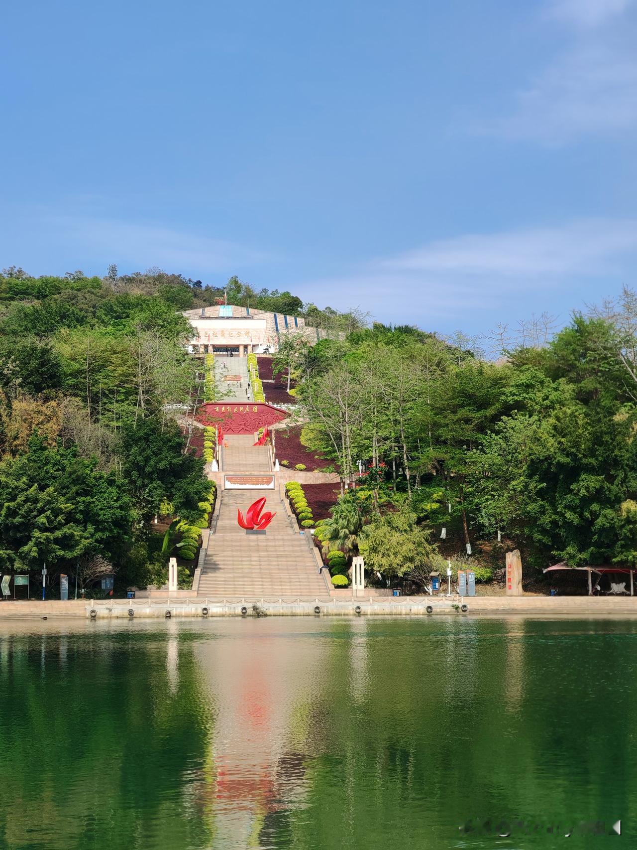 流浪第八季第23天总结
1、早餐后从渠洋湖营地出发，往百色方向出发，靖西这一头路