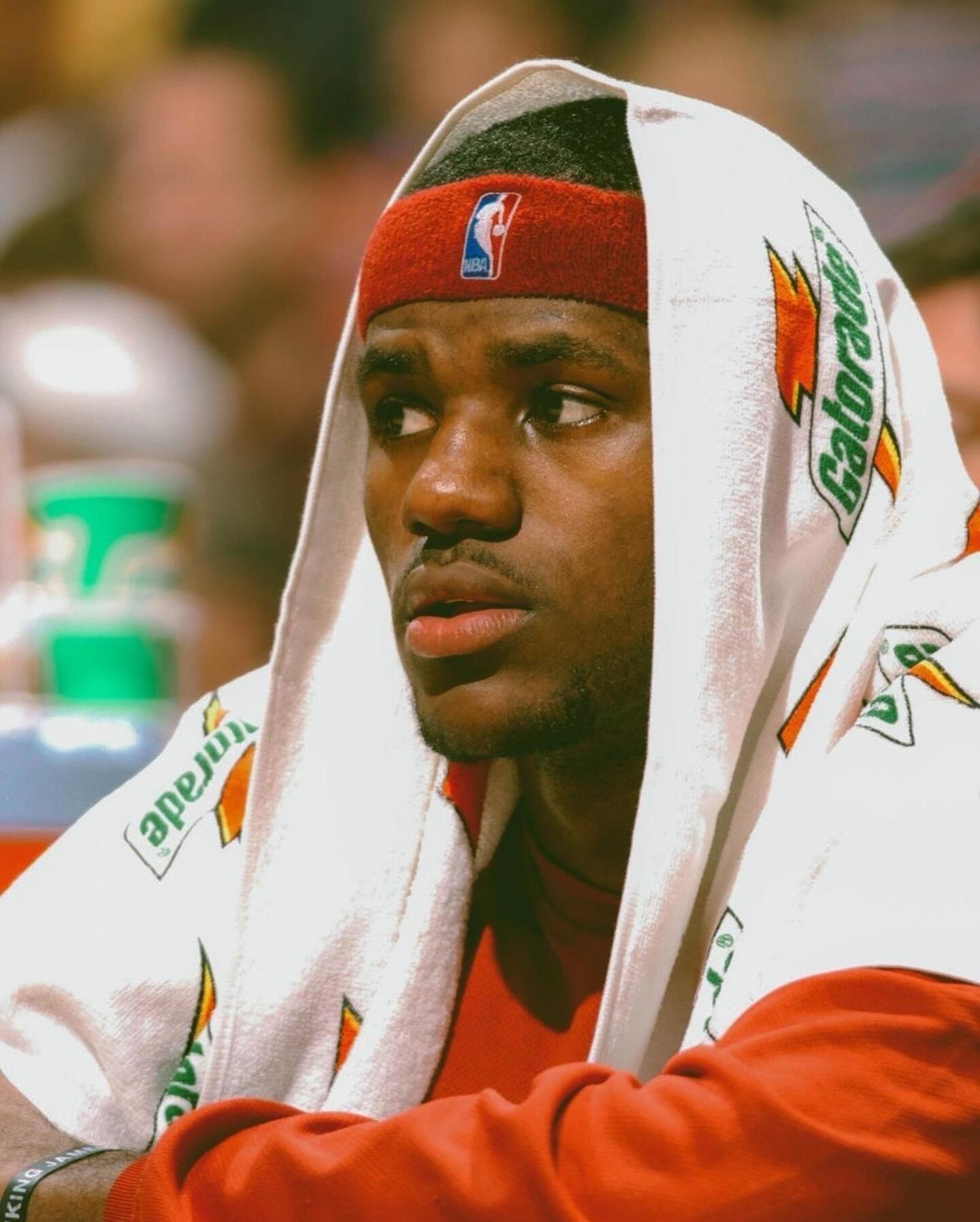 篮天下NBA场边的 “毛巾帮”~Images via oldschoops 孙颖