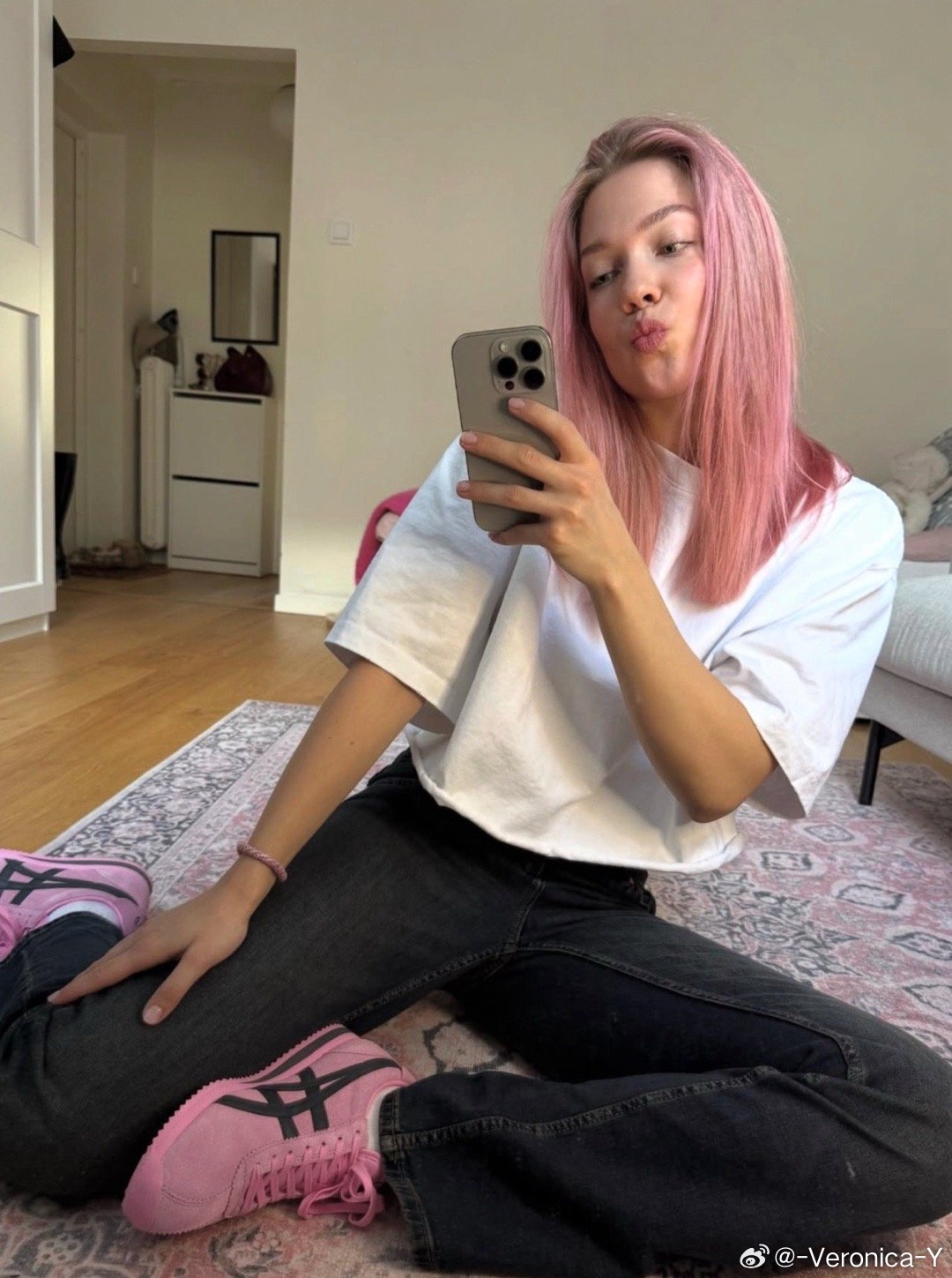 妹妹找哥泪花流啊（bushi其实安东早就不在瑞典居住了一直在德国住（一开始是方便