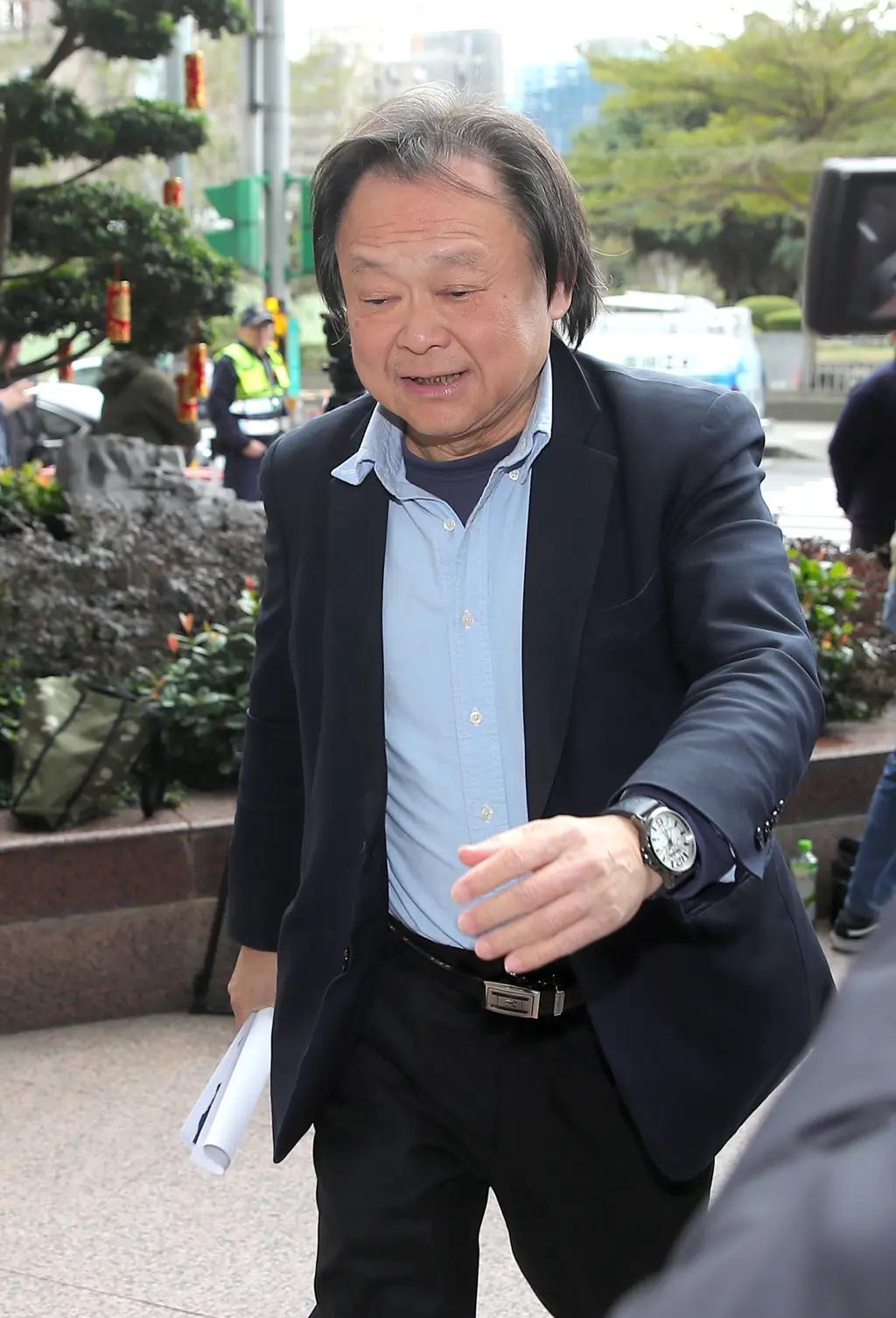 炸锅了！
民进党大佬王世坚突然扔出重磅发言，想到大陆看一看！ 这话一出，岛内直接