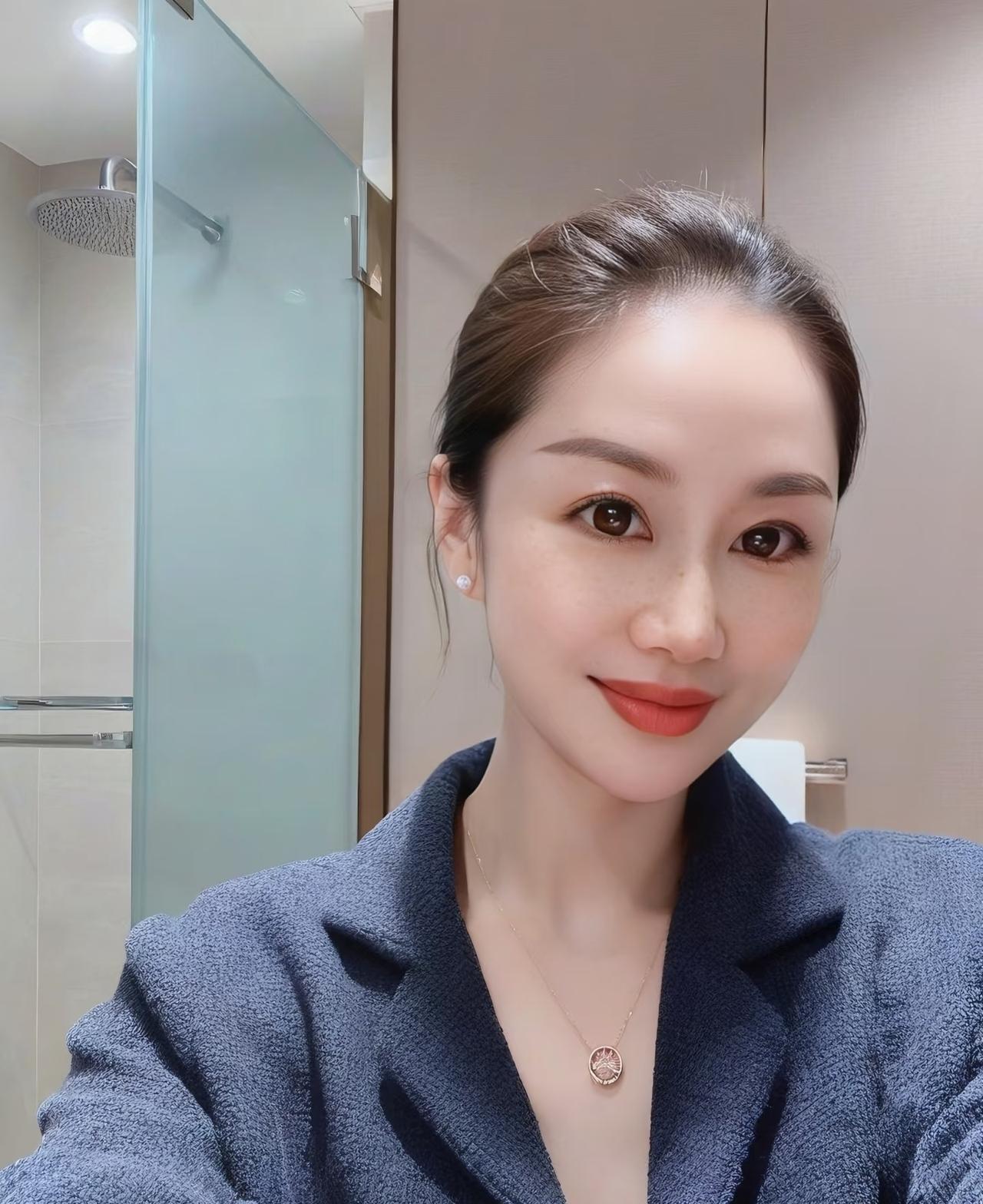 你们公司有没有这种人？
天天吐槽公司这不行那不行，把领导骂得狗血淋头。
结果呢？