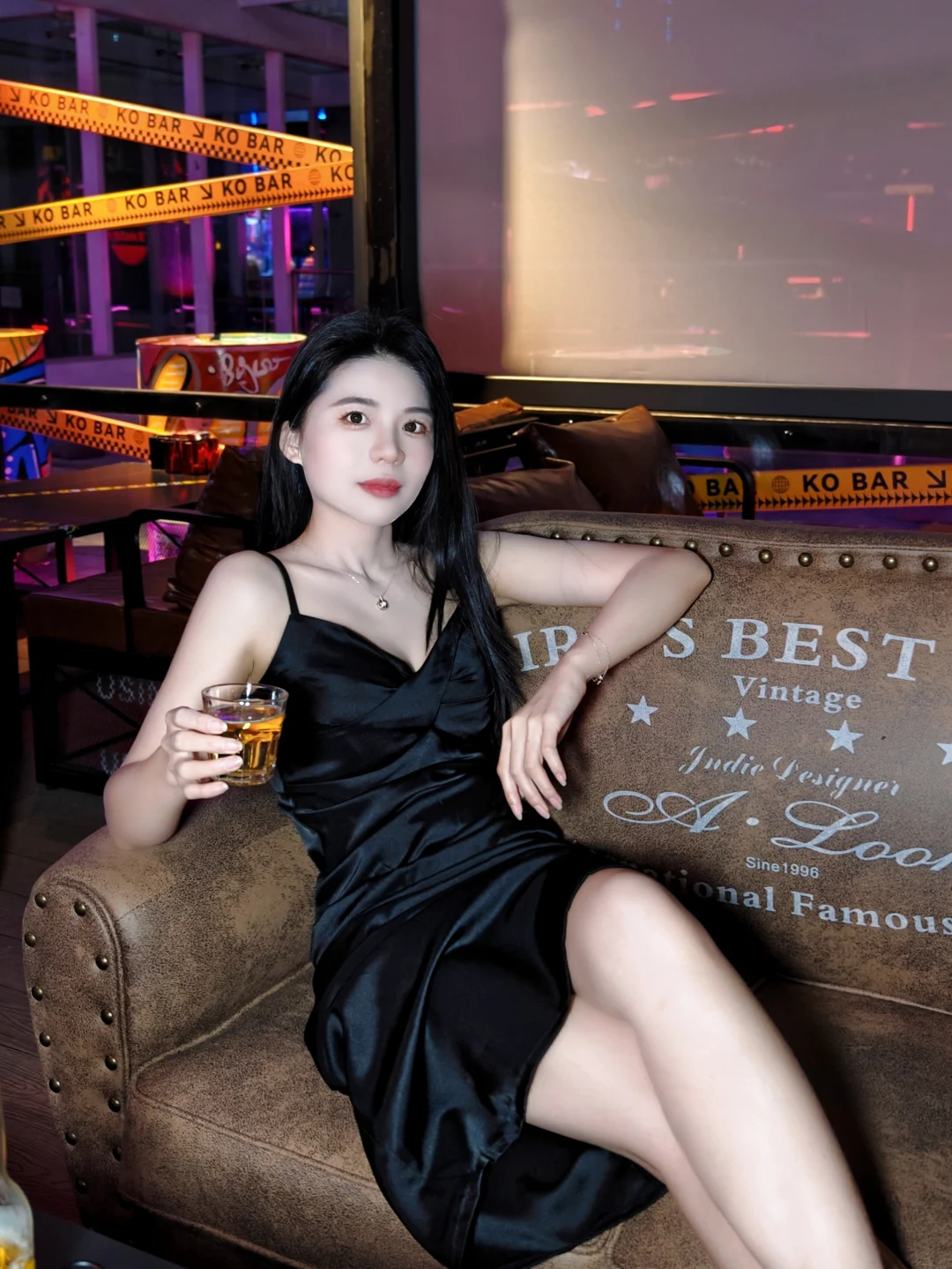谁懂❓在这种氛围下微醺会也太chill了吧