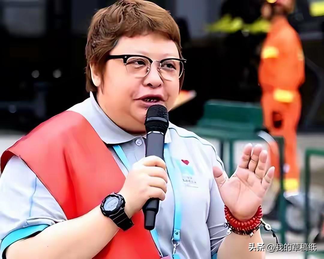 韩红道歉了！你就说你买不买账吧？
 
韩红就首映礼失当言论诚恳发文致歉，坦然正视