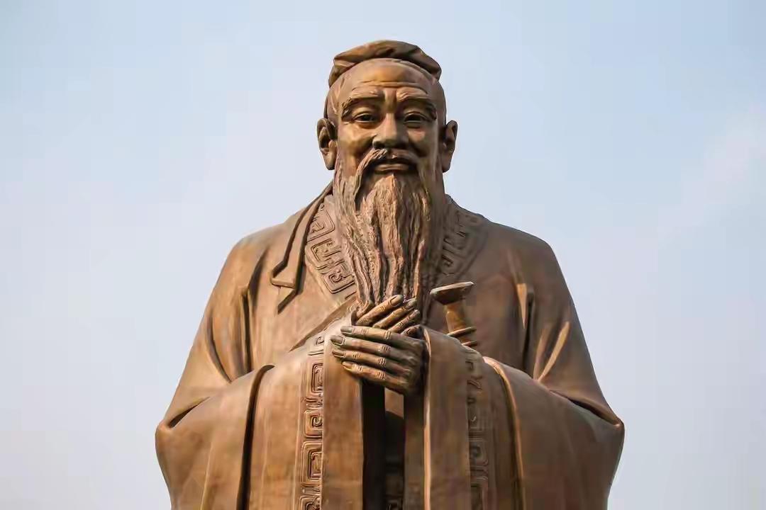孔子姓什么？很多人可能都认为他姓孔。错！其实孔子并不姓孔。
 
生活在两千多年前