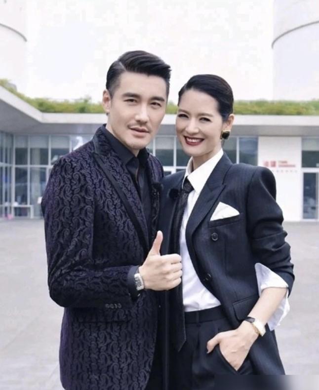 胡兵54岁，身家过亿，独居，北京国贸720平豪宅，衣帽间像专卖店，存着2亿的奢侈