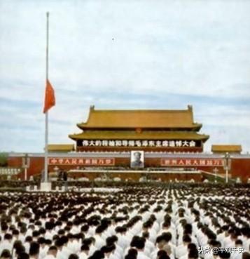 1976年毛主席去世后，罗瑞卿三人准备前去参加追悼会。结果上面只派来一辆车，坐轮