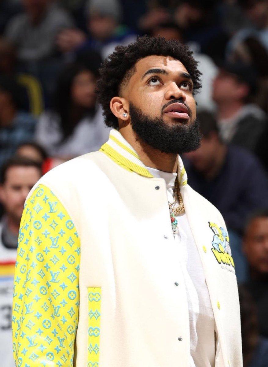 尼克斯夺冠在即，唐斯续约提上日程

倘若纽约尼克斯最终拿下本赛季 NBA 总冠军