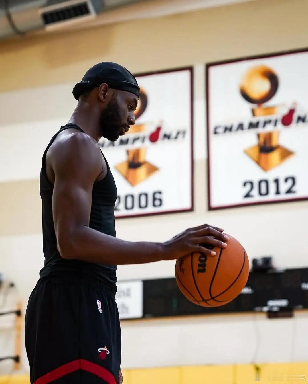 热火官方晒威金斯训练照并附文：休赛期的威金斯nba自由市场威金斯中国行 ​​​