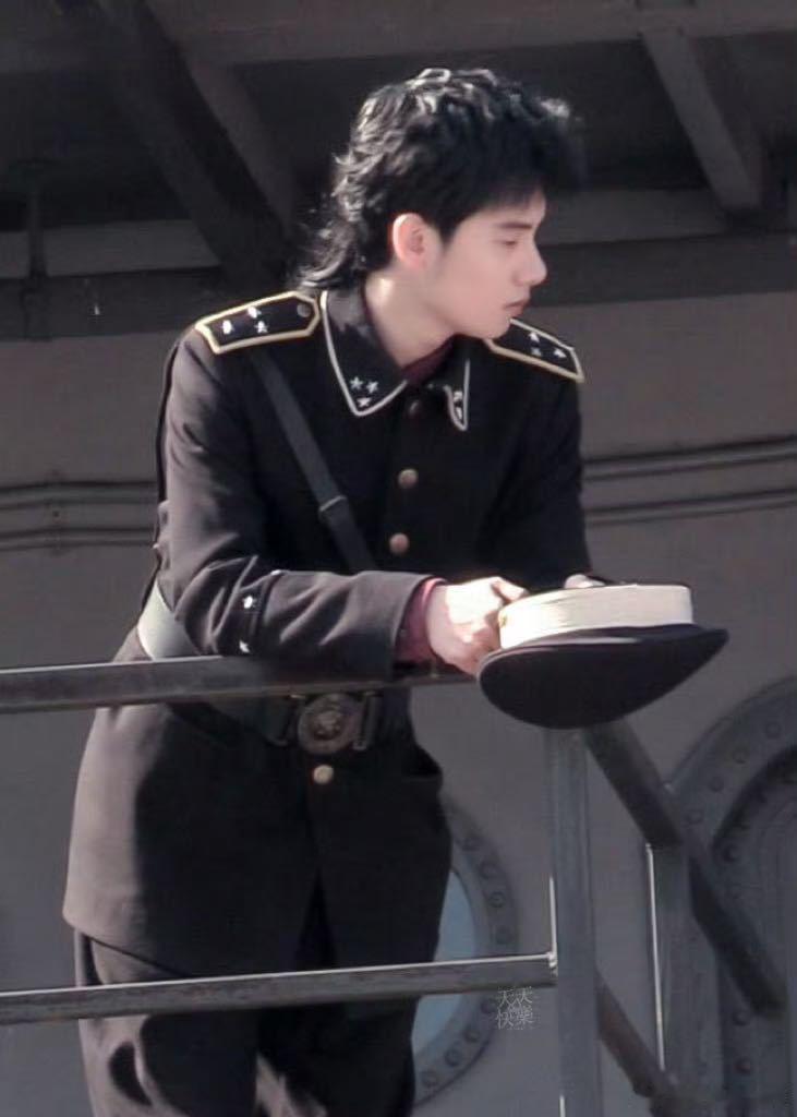 胡先煦给中式志怪补货了 胡先煦演绎的火神爷刘横顺，真的绝！踏雾降妖，衣摆带火星，