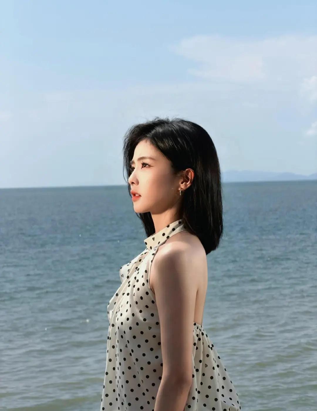 “该说什么好呢？是说天气 还是说想你”
白鹿 开到荼蘼 王韵娜