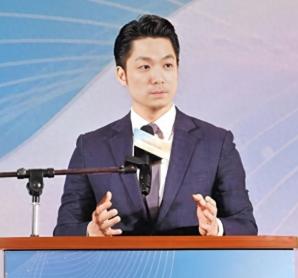 记者问蒋万安：你是台湾人还是中国人？蒋万安的回答出乎预料。他说：我是台湾人，是台