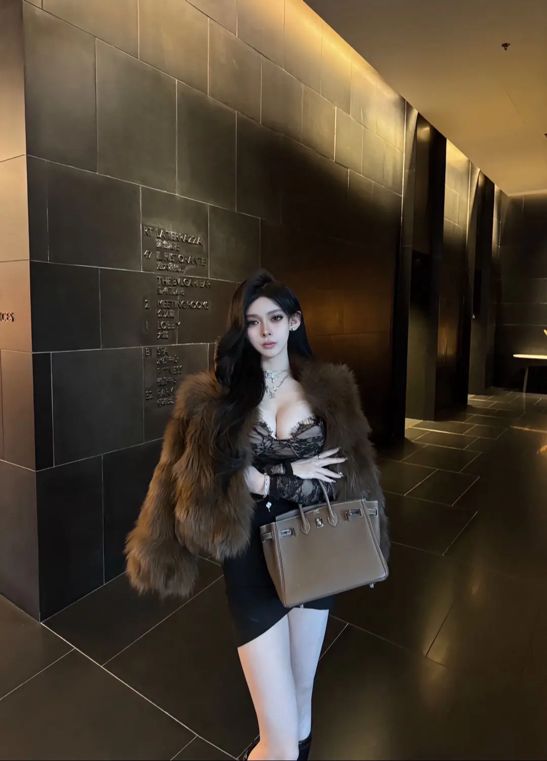 爱我还是死你选一个。