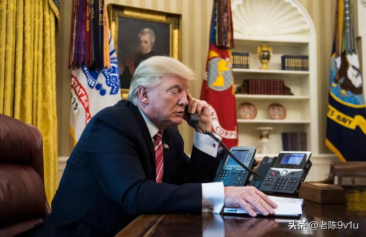 泽连斯基接受美媒采访称与普
京互相憎恨
泽连斯基接受美媒采访时很愤
怒，称和普京