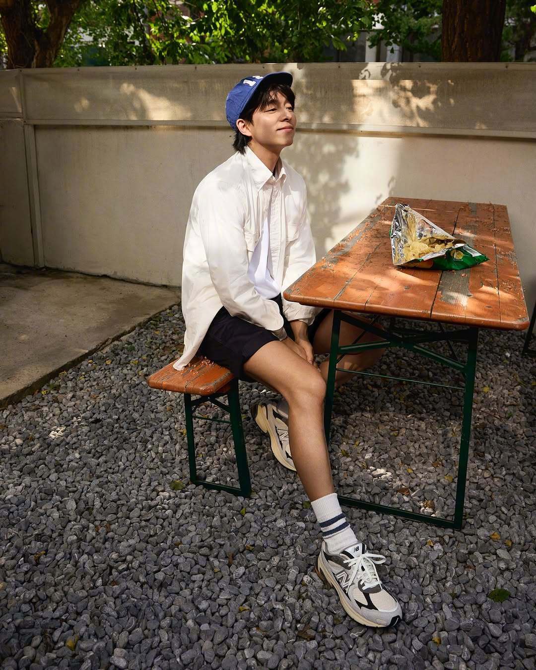 孔刘 in New Balance👟 休闲舒适的“男友风”穿搭。时尚灵感解读