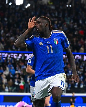 意大利队以 2-0 战胜北爱尔兰队🇮🇹重返世界杯的希望得以保留。 