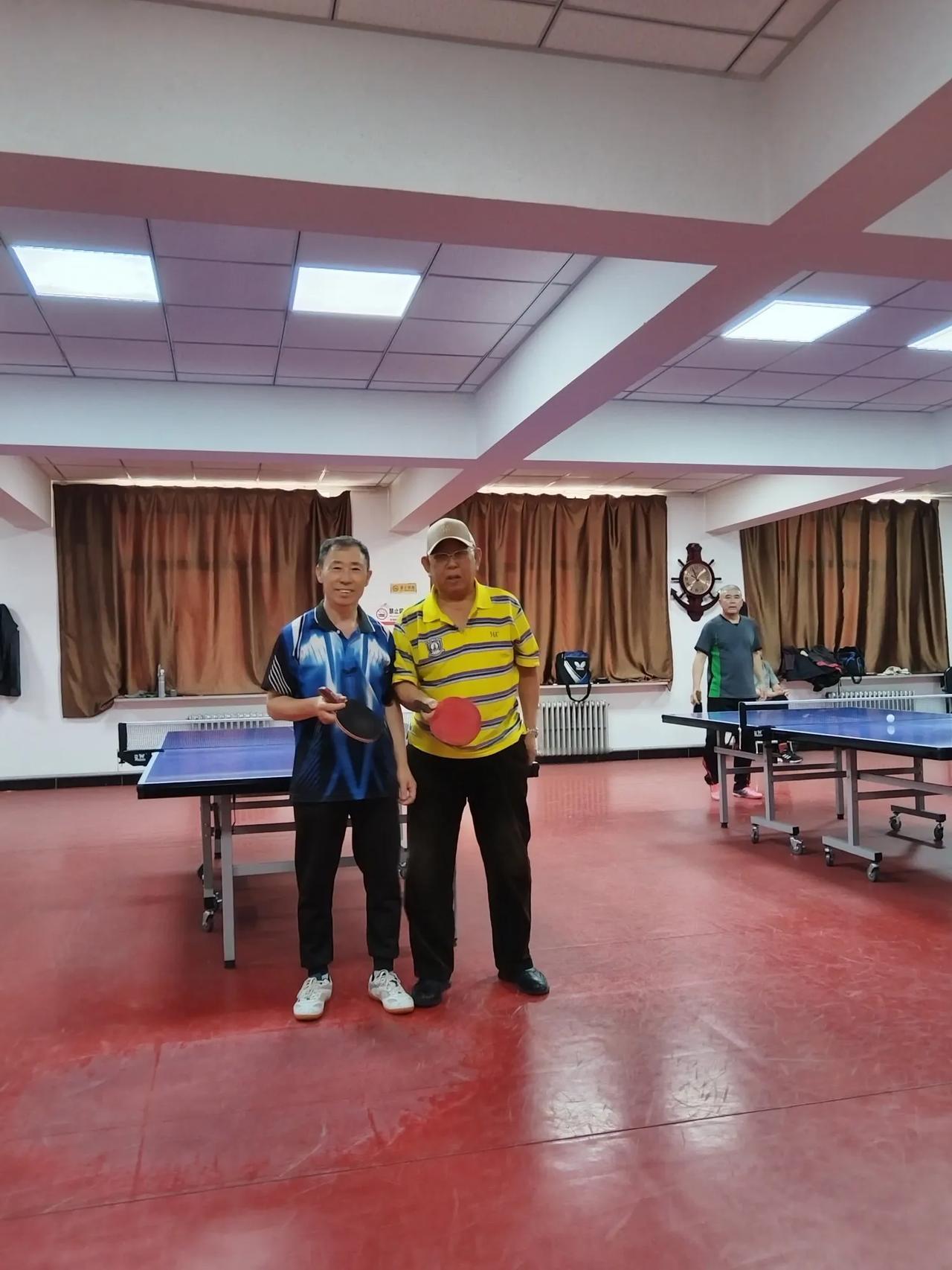 昔年金银牌得主和
赠送金银拍的国利
   2024.12.25新州