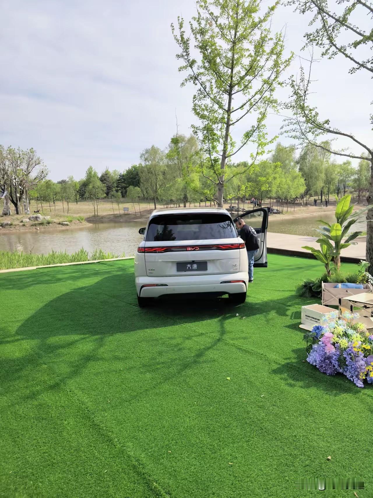 比亚迪出手就是王炸，基本上每一款都是爆款车型，这款大唐又要颠覆豪华车格局了！