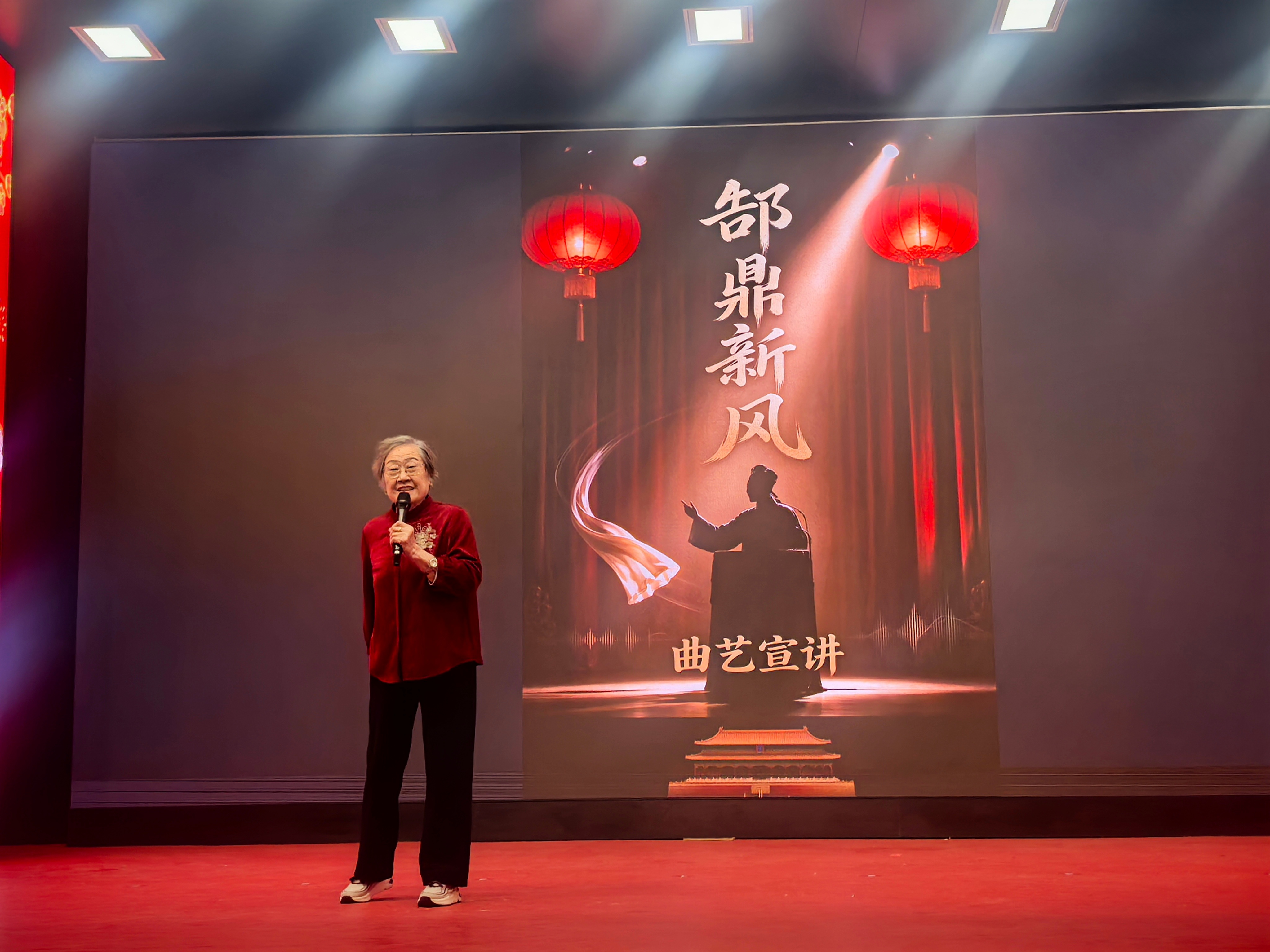 城市化进程中如何应对乡村发展危机、促进农村繁荣发展，是大多数国家曾经或将要面对的