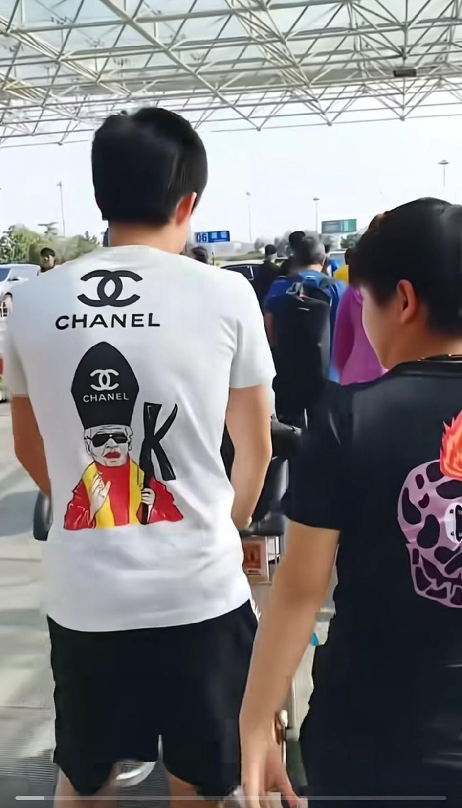 如果有一天他们俩走一起的话，一定是这样的情景：
一拜祖国辛苦培养，二拜恩师辛勤付