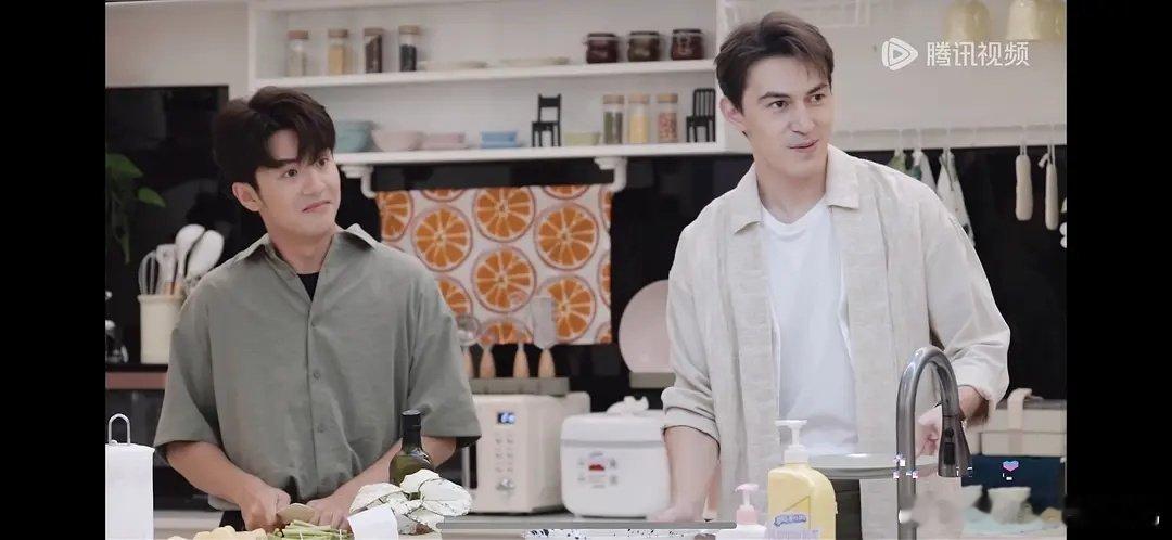 你们以为他不知道吗，702，乐言去给牧辰开门，看到牧辰来了的奥斯卡 ​​​