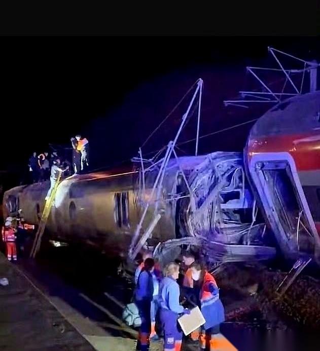 日本日立造的高铁，在西班牙出事了。
39条人命，170人受伤。
最让人脊背发凉的