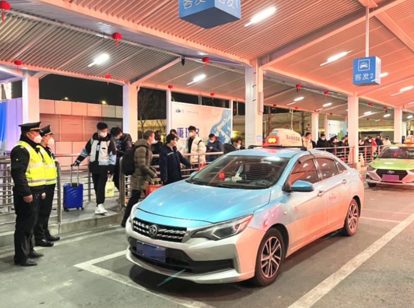 打车比出租贵？
新华社经济参考报5月9日报道，滴滴将抽成上限从百分之二十九下调至