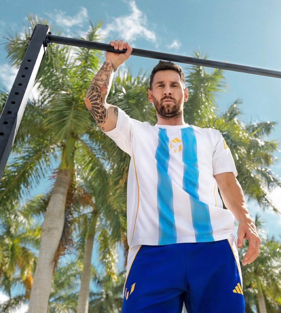 小梅x阿迪[抱一抱][抱一抱][抱一抱]#梅西[超话]# ​​​