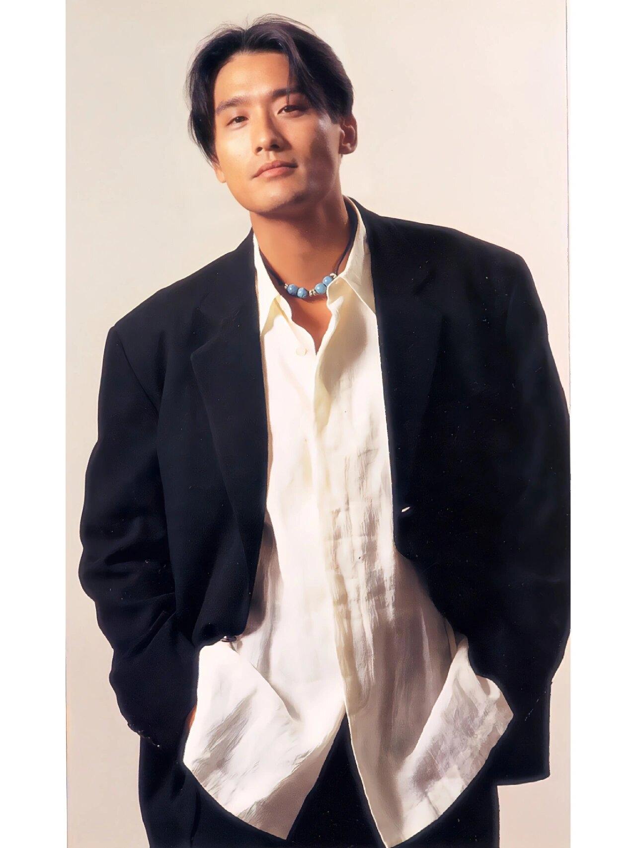 华语影坛主流奖获得者中的“年少可为”，至今20年仍未被打破的纪录有：

1，梁家