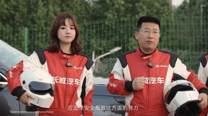 魏牌CEO亲测魏牌V9X极速爆胎 魏牌 CEO 亲自下场参与魏牌 V9X 极速爆