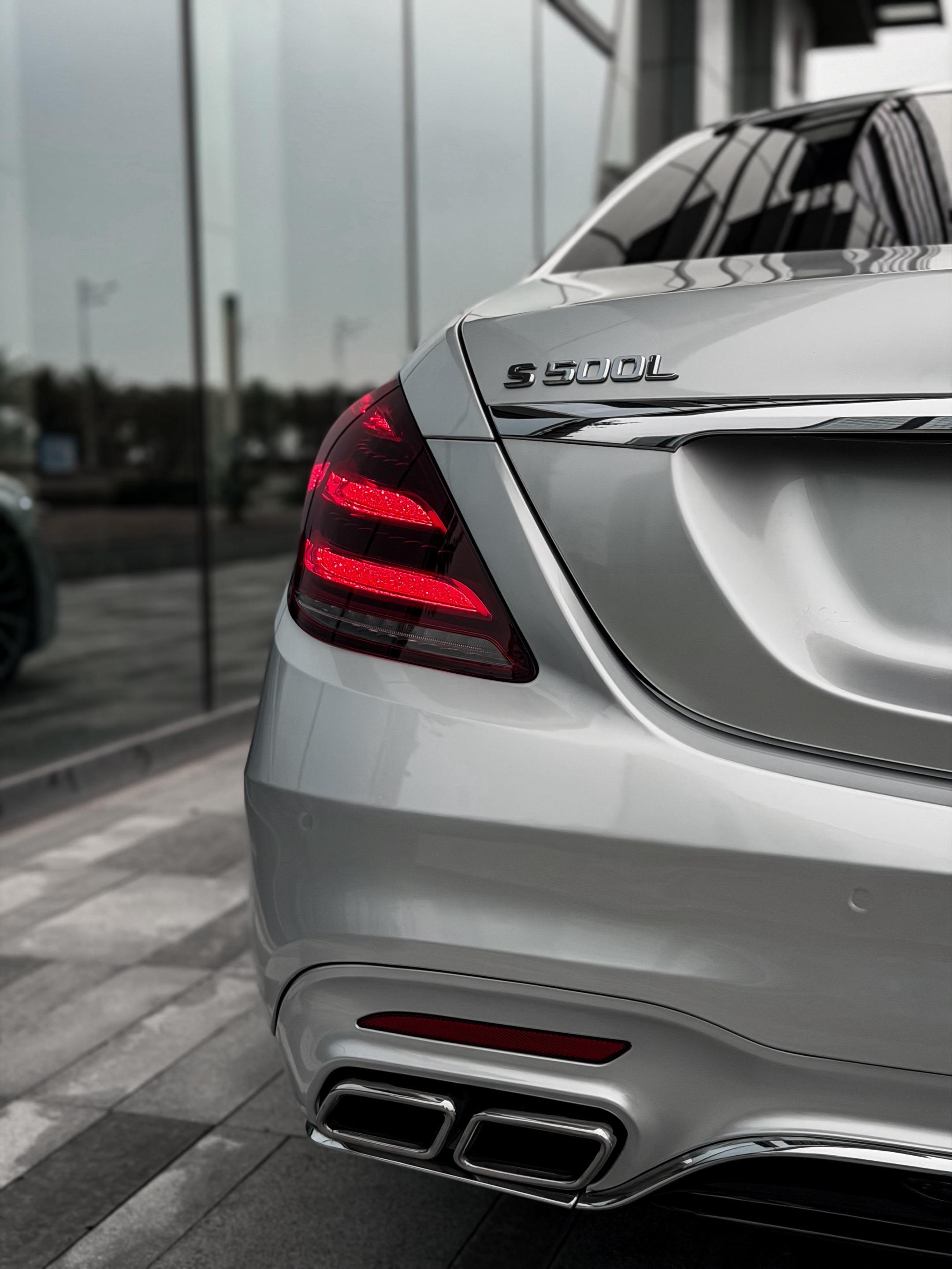 奔驰最优雅的设计语言。