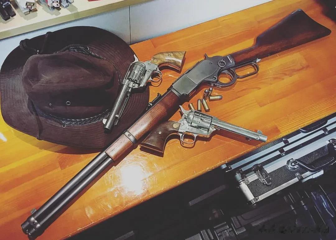  参加了美国南北战争的经典武器 5发弹仓供弹 使用多口径的温彻斯特弹药 直到一战