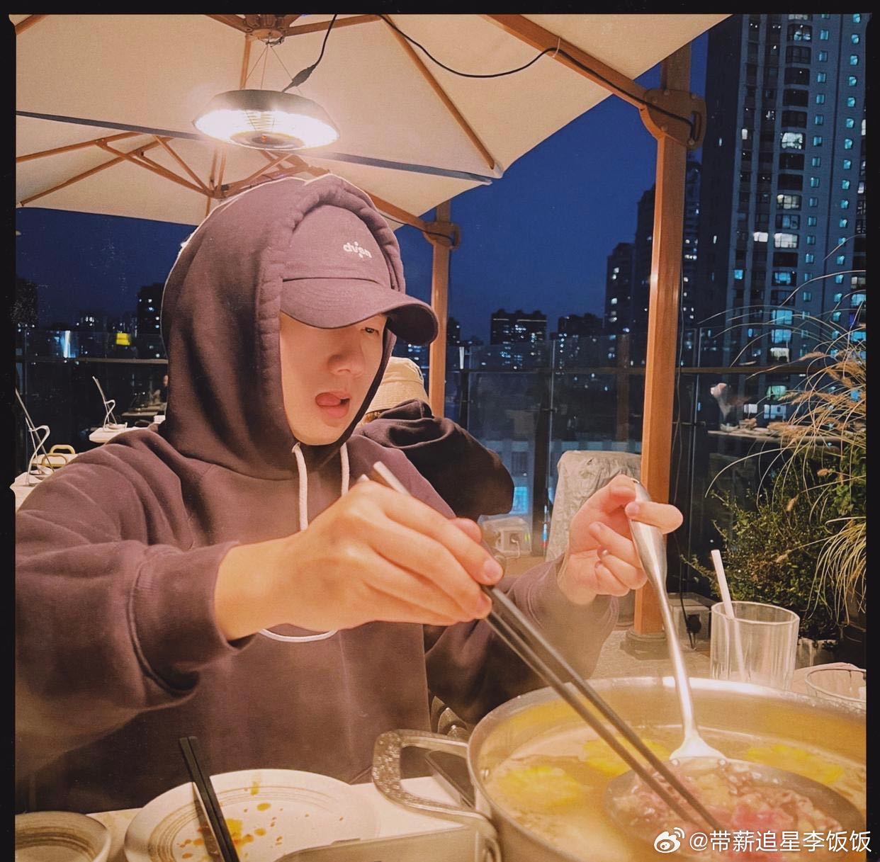 蒋敦豪吃饭连姜都不放过一饭封神谁懂蒋敦豪的干饭实力！做客《一饭封神》，吃饭连姜片