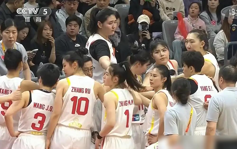 中国女篮这波世界杯资格赛，目前2胜1负。
内线三塔韩旭李月汝张子宇，得分稳得一