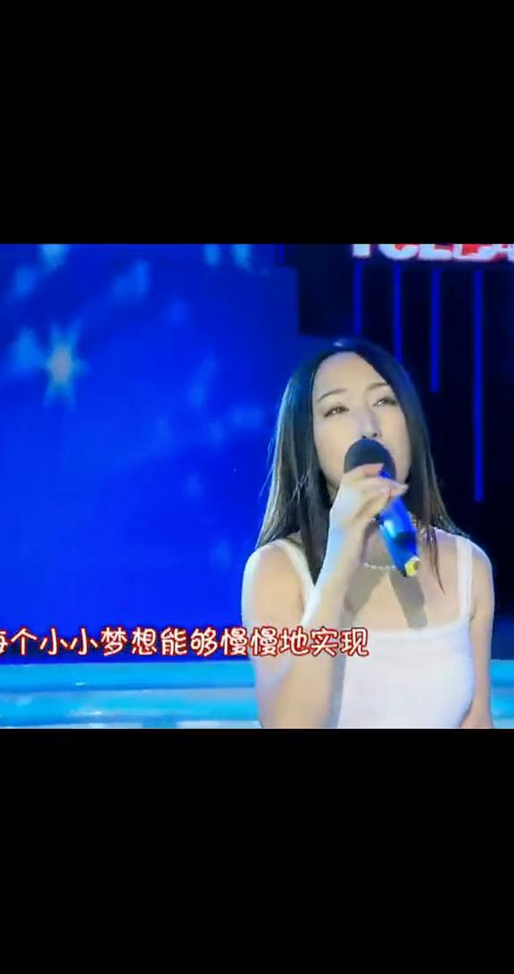 时光飞逝，祈祷明天，一个小小梦想能够慢慢地实现。是如此平凡，又如此幸运。要说声谢