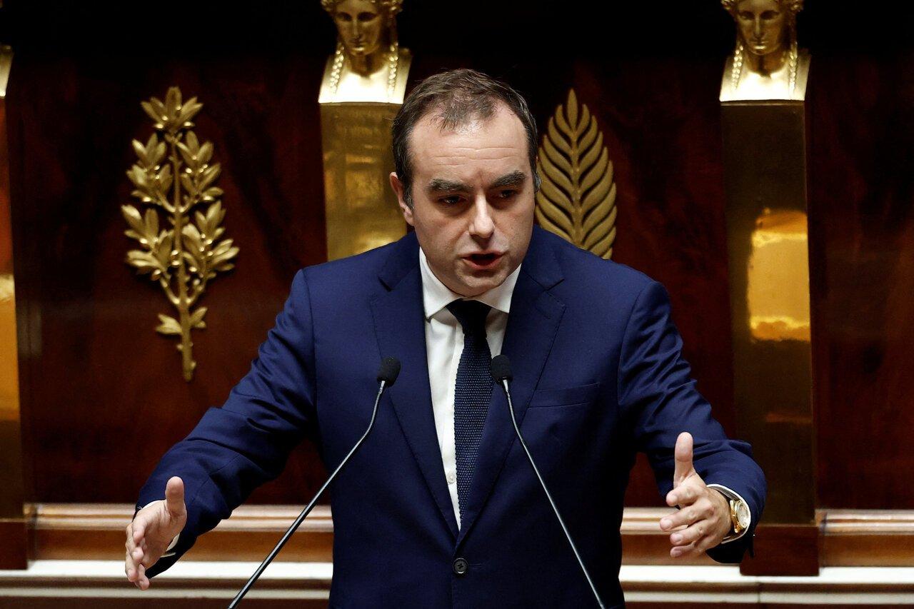 据美国全国广播公司新闻频道报道，美国特朗普日前在社交媒体上抛出一记重磅炸弹，声称