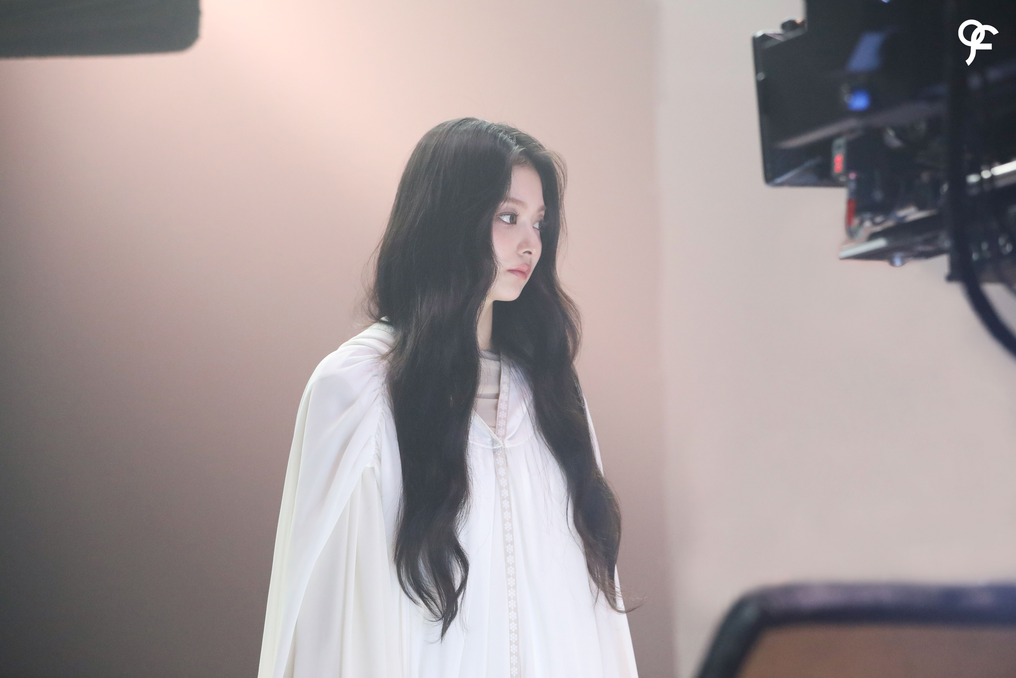 #李娜炅[超话]#🐣#蜜桃笑颜李娜炅# [图片]240411 '星之后裔:Kn